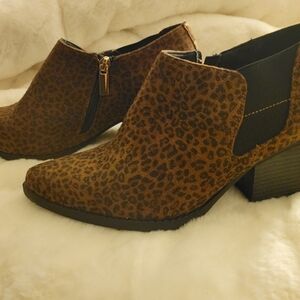 Cloudwalkers Leopard Print Ankle Booties - Size 9W Brown